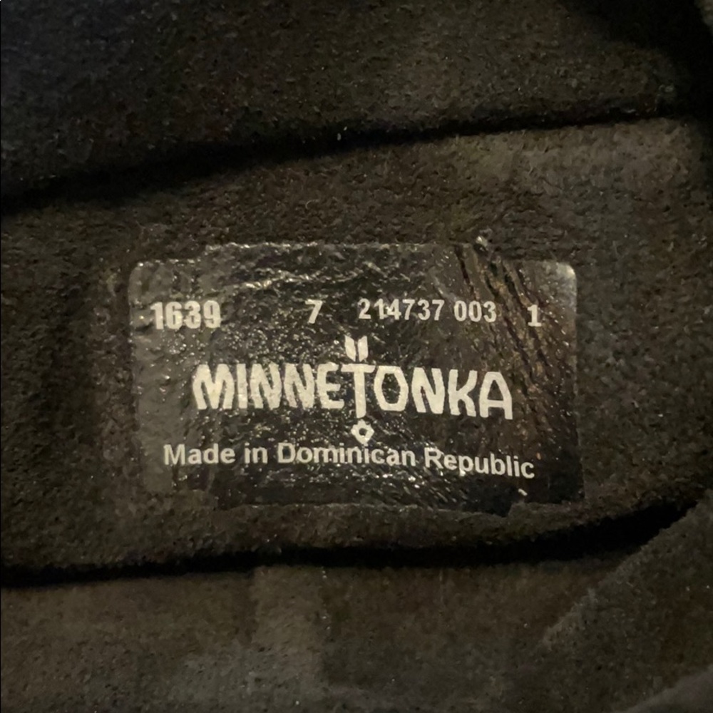 Minnetonka Fringe Boots size 7 - Picture 4 of 7